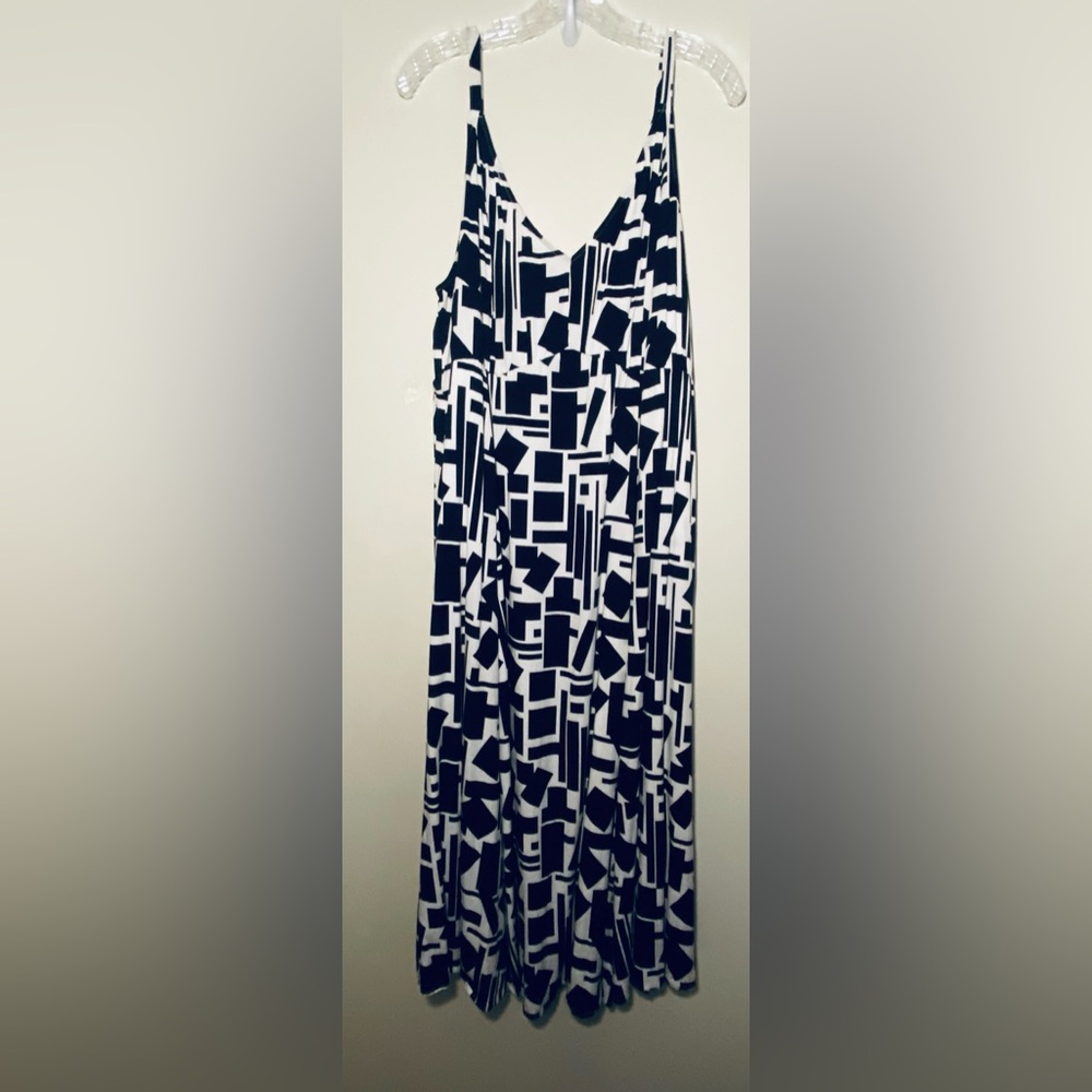 Torrid Black and White Abstract Midi Dress Size 3 - Picture 11 of 11